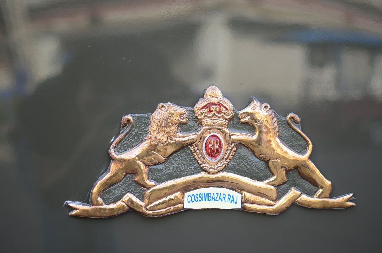 detailed monogram of the Cossimbazar princely family 1928 Studebaker President Pallab Roy Kamalaranjan Roy Raja of Cossimbazar