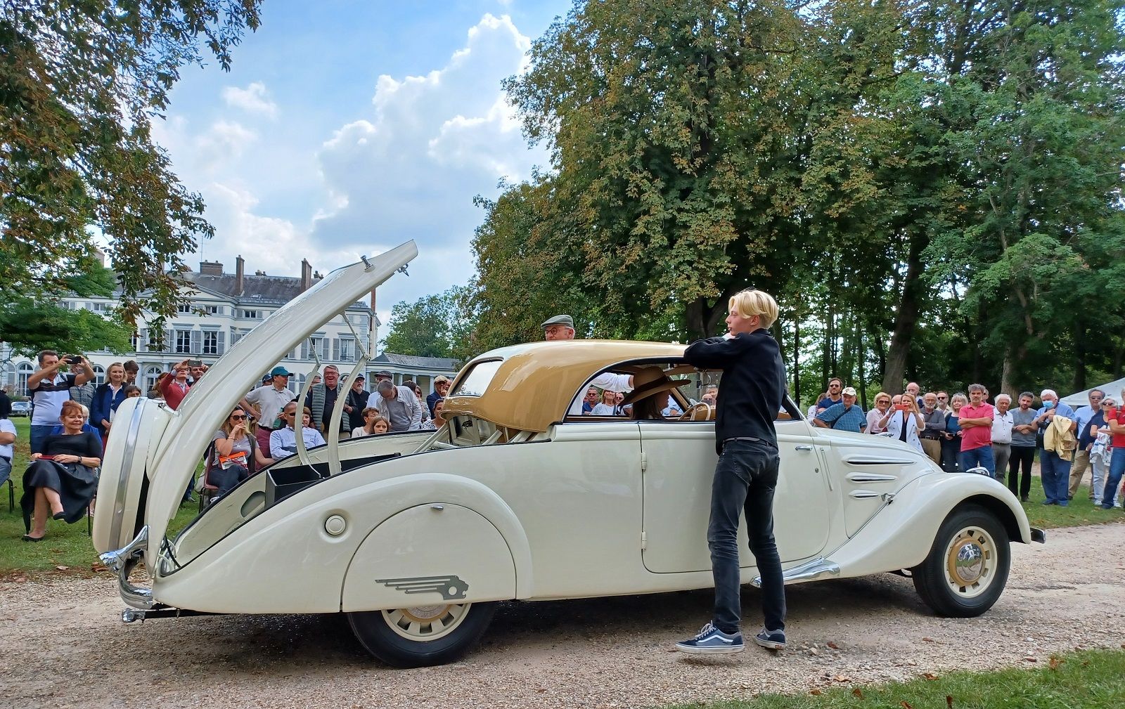 art-automobile-2021-chateau-de-groussay