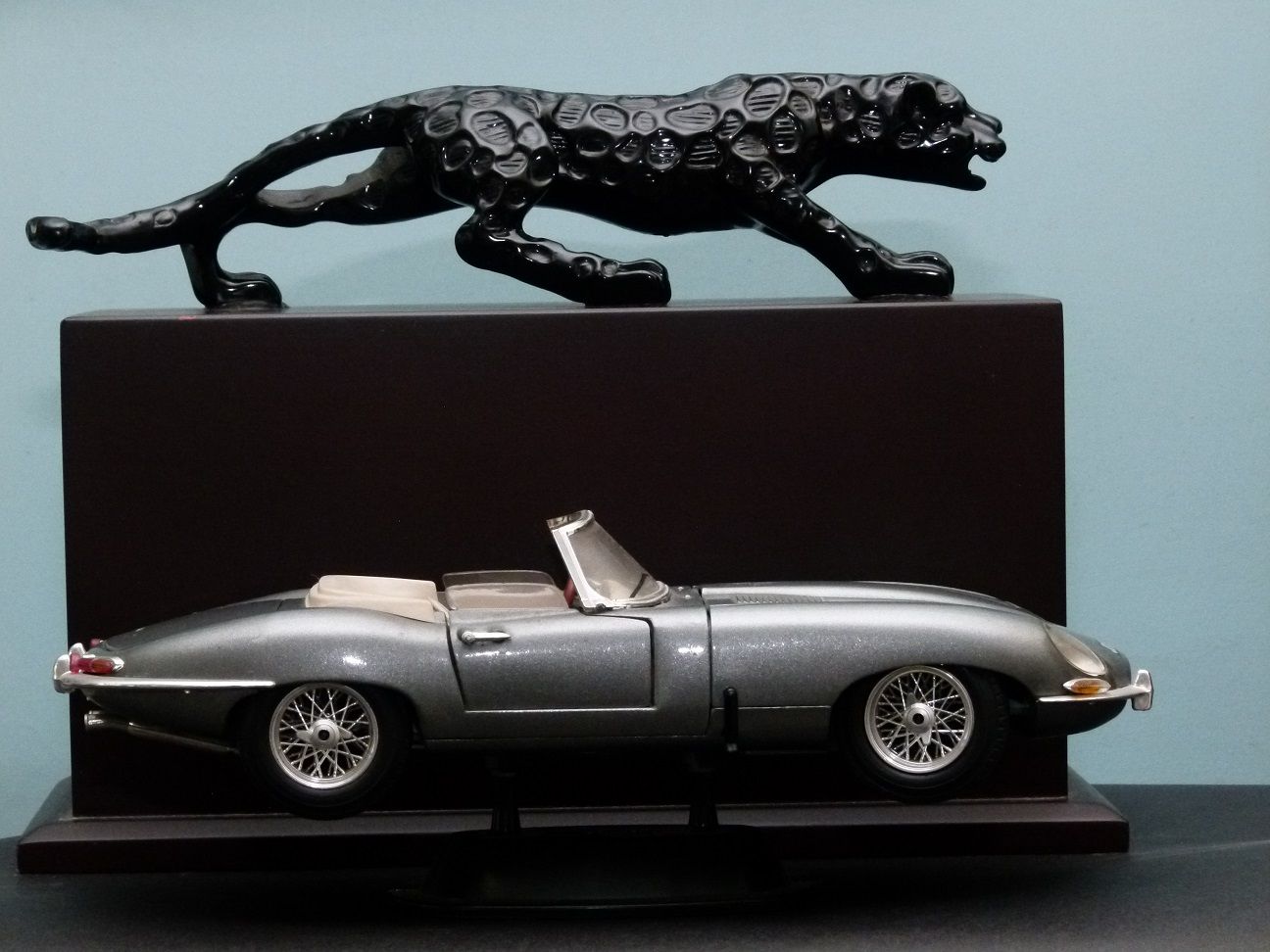  E-Type miniature diecast scale model cars