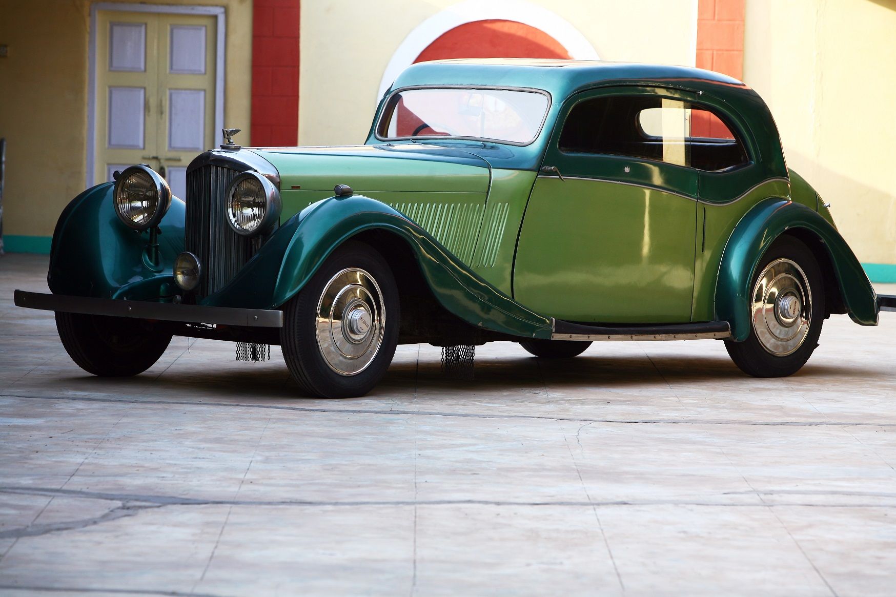 1935 Bentley 3 ½ litre_J Gurney Nutting Coachwork_Yashwantrao Holkar_01