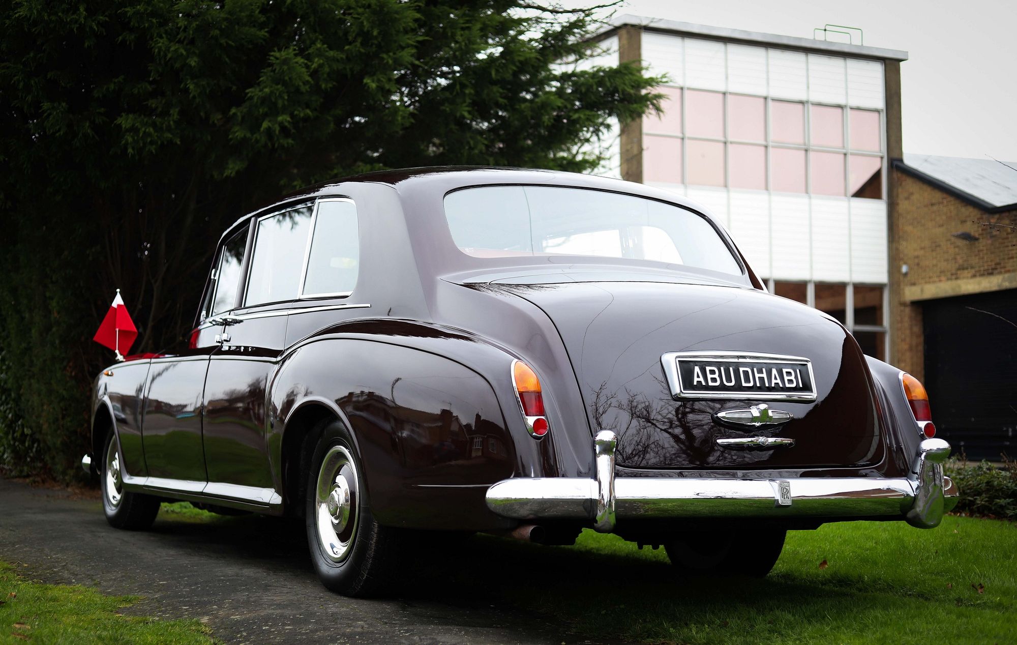 Sheikh Zayed's Rolls-Royce_UAE's First State Motor Car_02