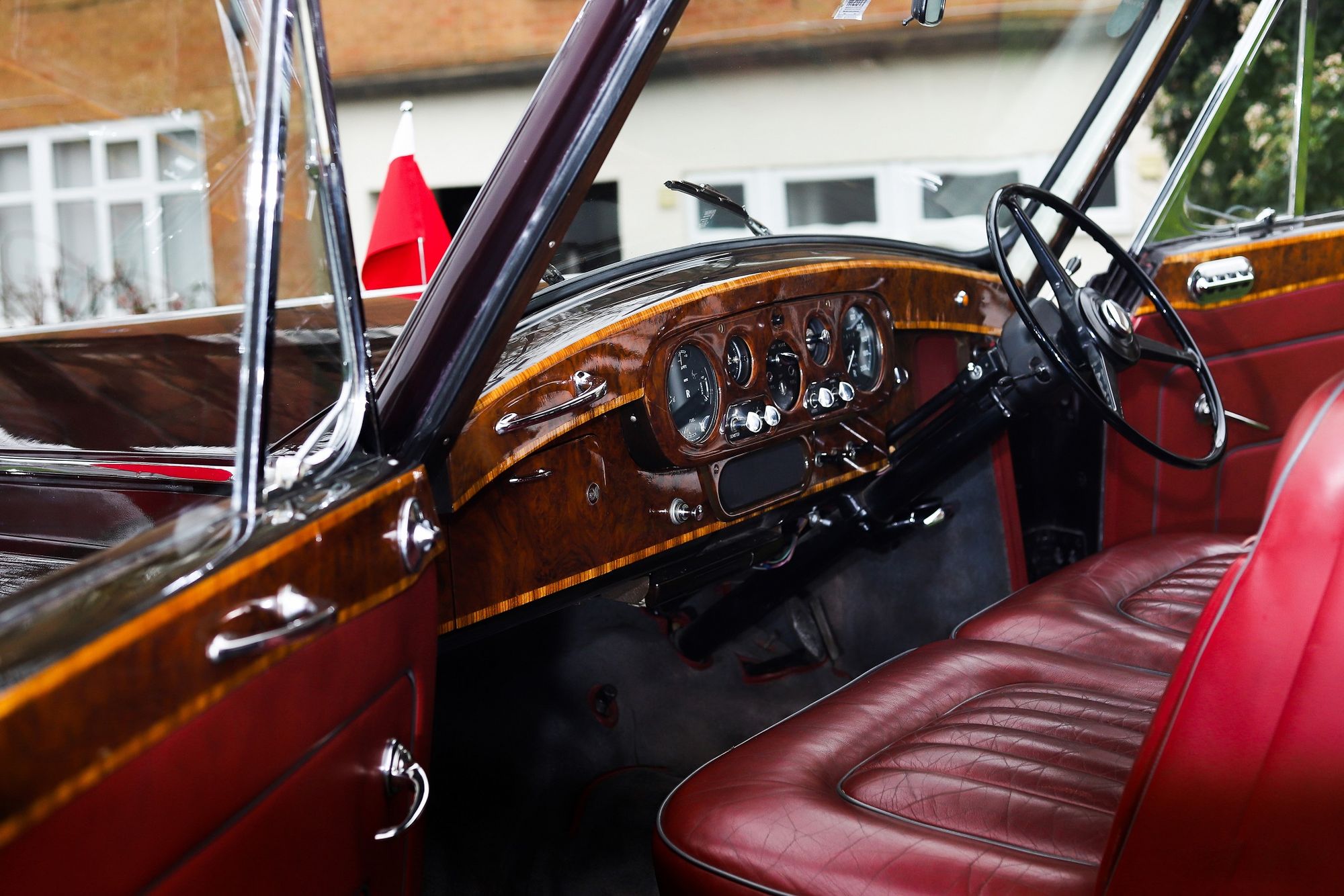 Sheikh Zayed's Rolls-Royce_UAE's First State Motor Car_03