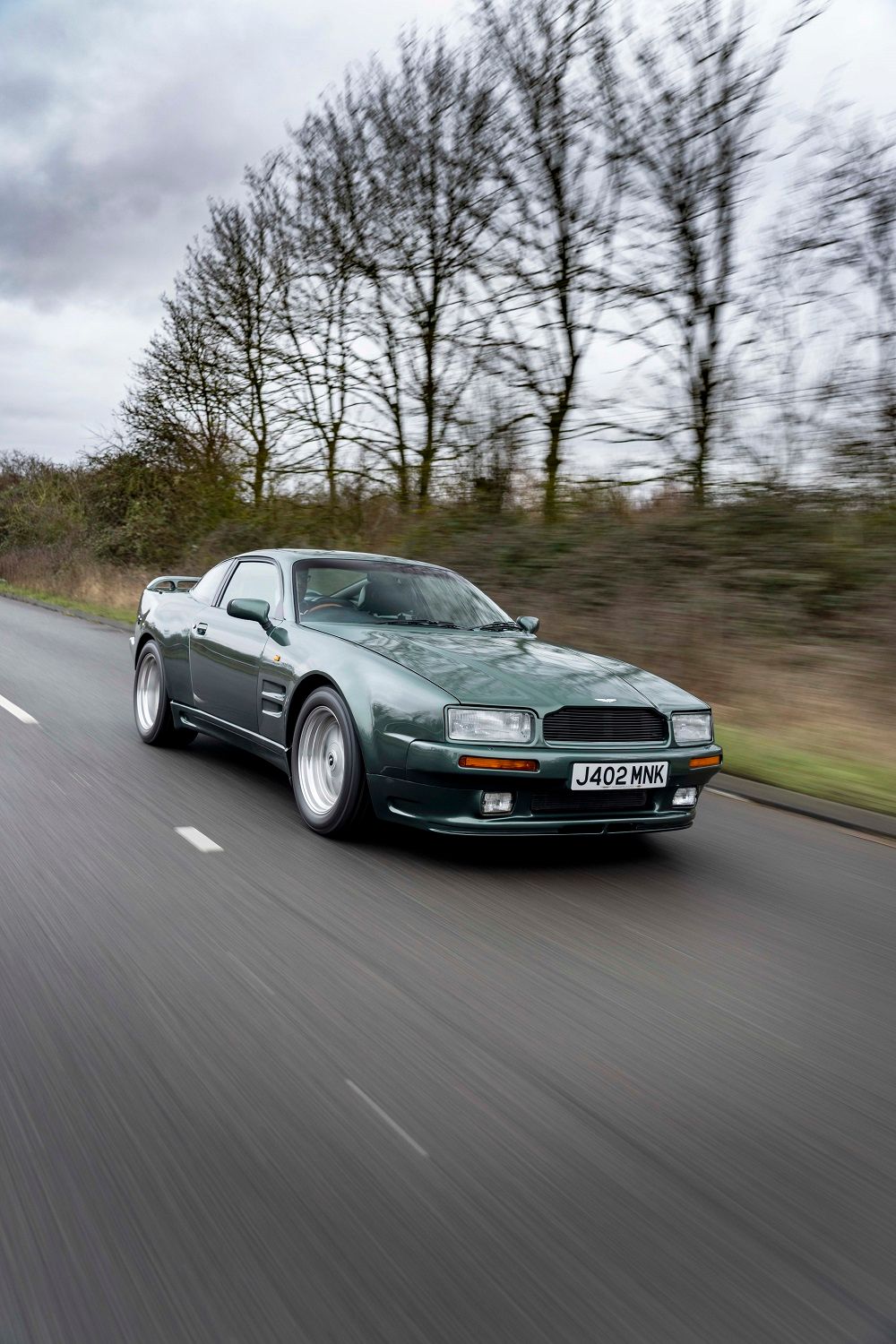 Aston Martin_Virage_30 years_01