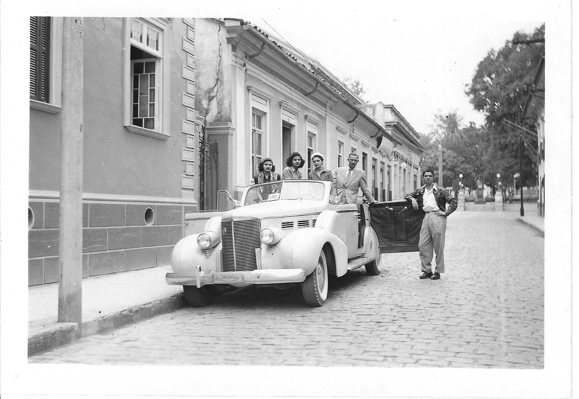 Cadillac 75 7-Passenger Convertible Sedan_Rex Parker_11