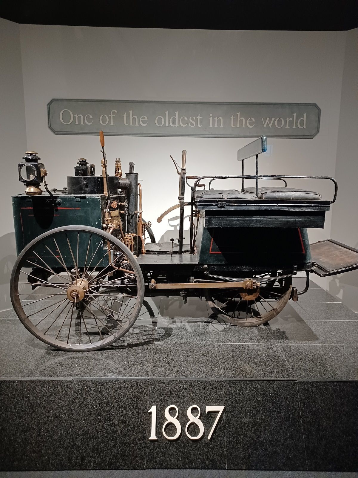 Louwman Museum_oldest private automobile collection_historic vehicles_02