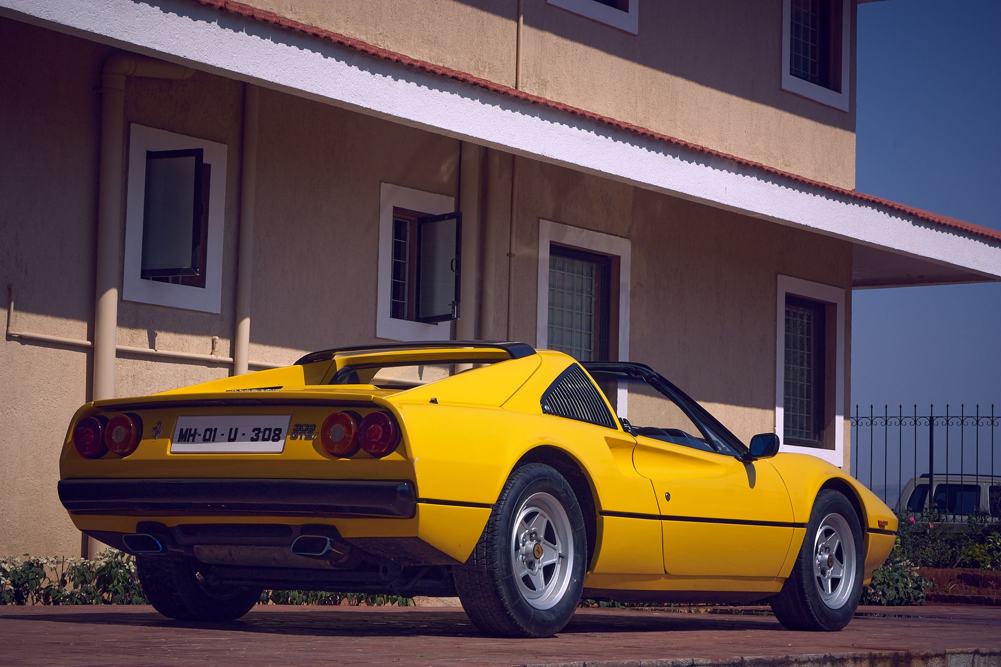 Fali Dhondy_1982 Ferrari 308 GTSi_03