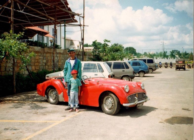 1950 Series MM Morris Minor_Road Trip_Mysore Road_03