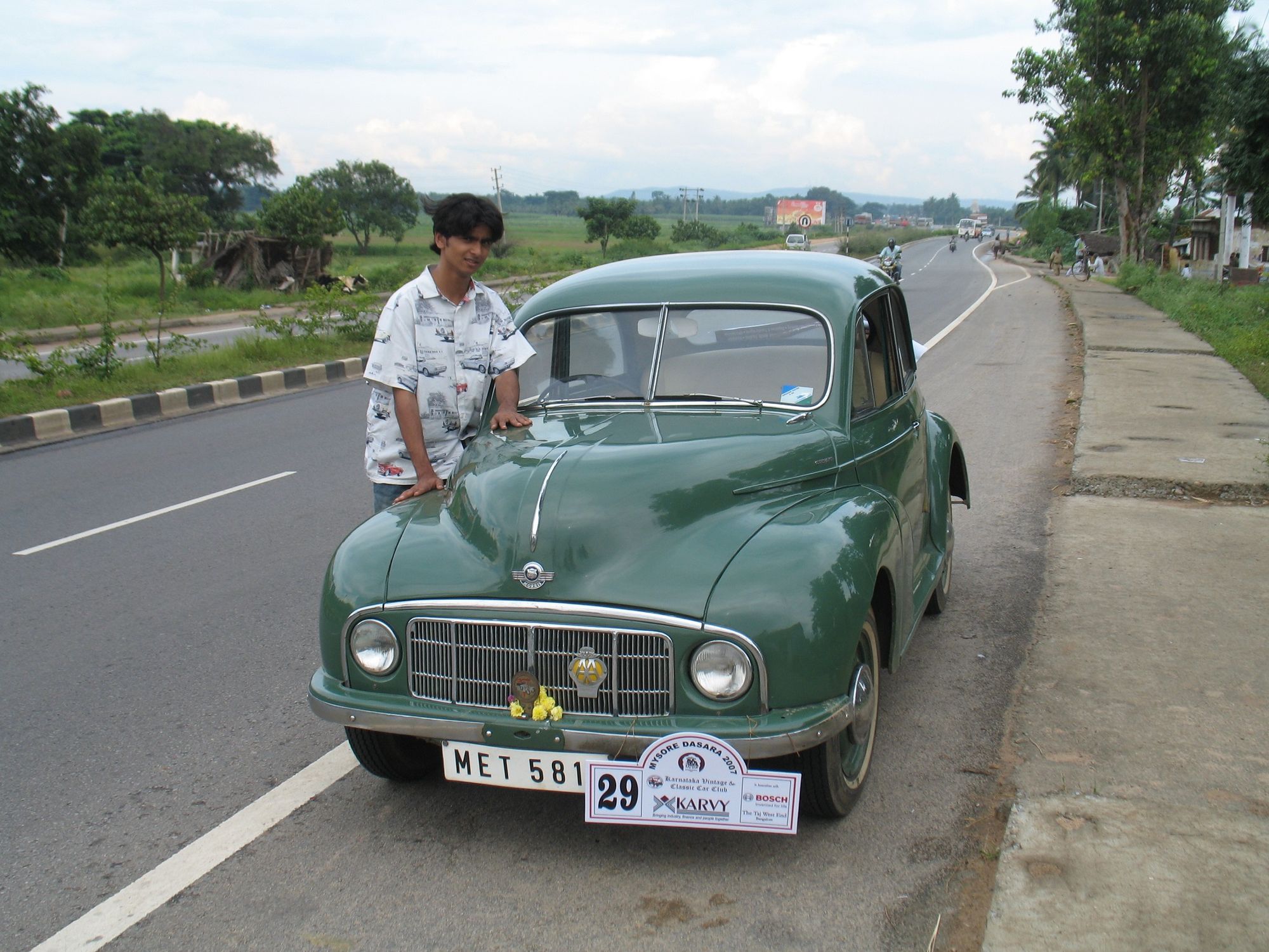 1950 Series MM Morris Minor_Road Trip_Mysore Road_04