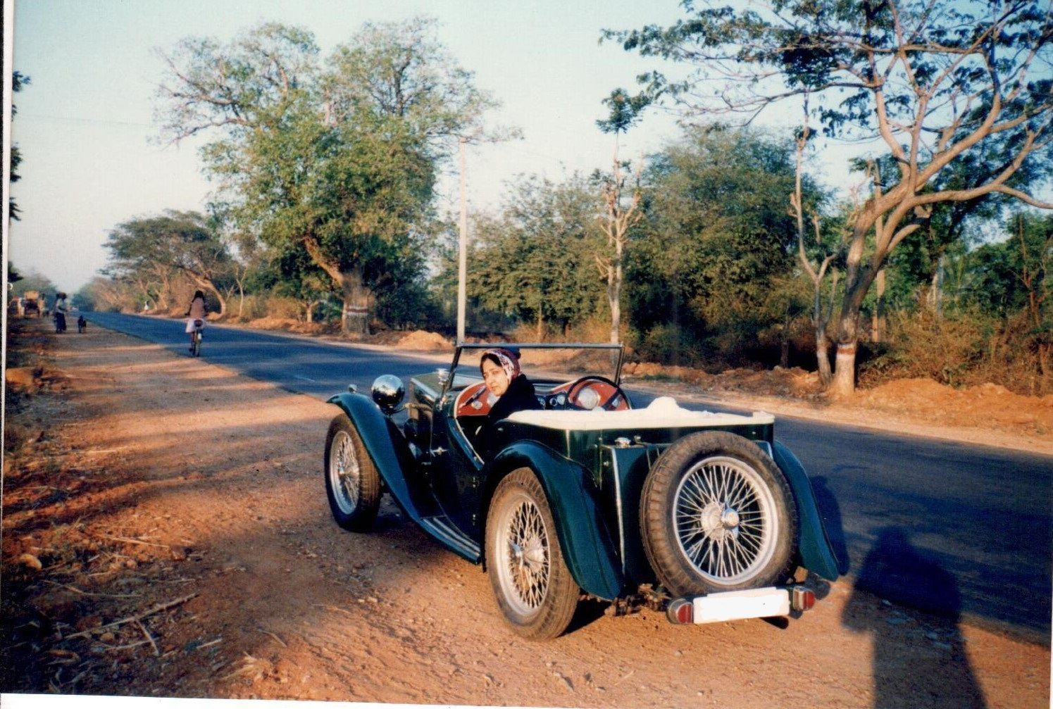 1950 Series MM Morris Minor_Road Trip_Mysore Road_05